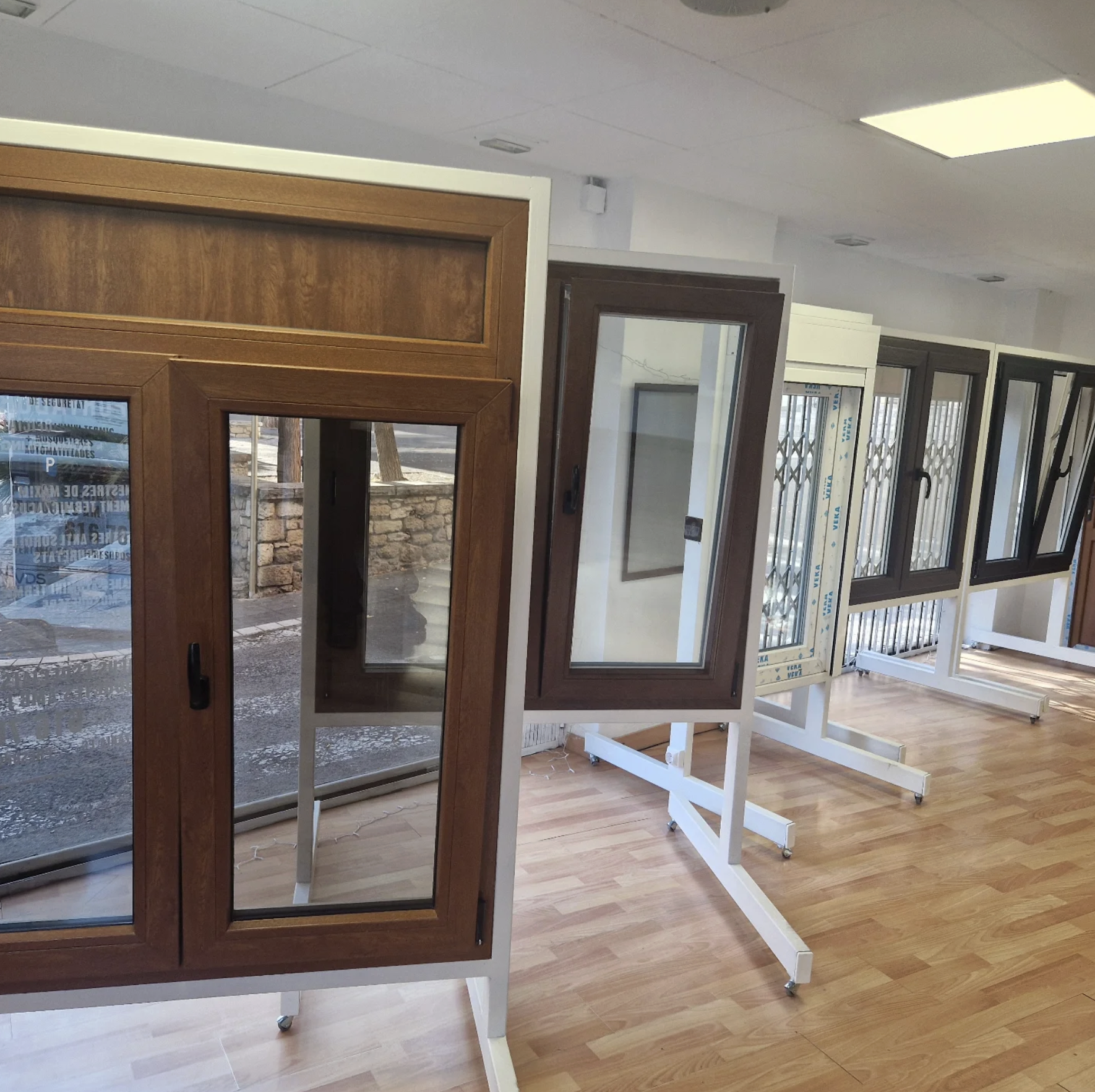 Instalación profesional ventanas PVC Kömmerling